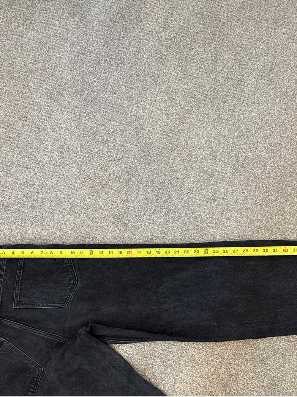 Uniqlo Men's Relaxed Black Jeans - Picture 5 of 7